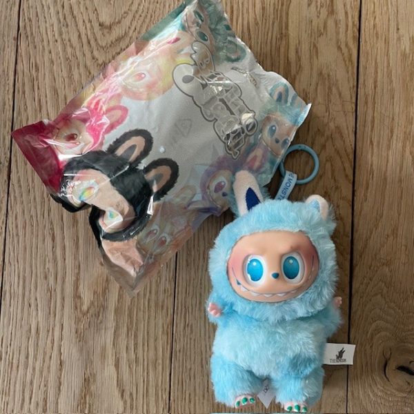 Labubu The Monster Big into Energy Vinyl Plush Dupe - Afbeelding 2